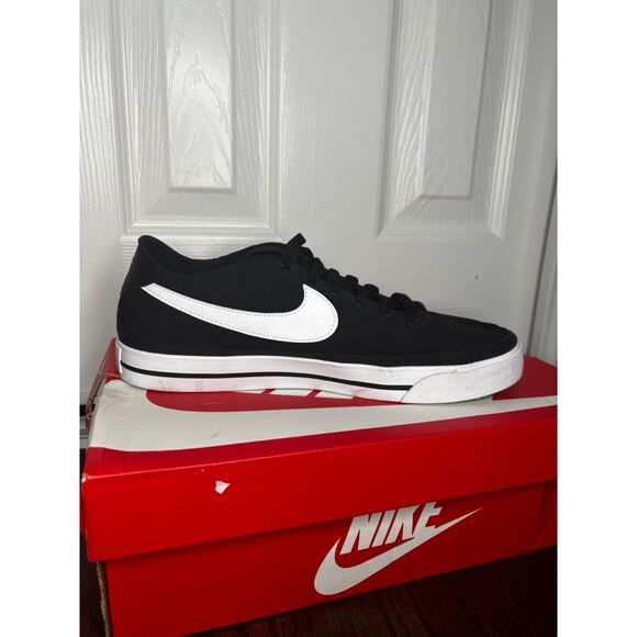 Nike Charge Sneaker - Men's - Picture 2 of 10